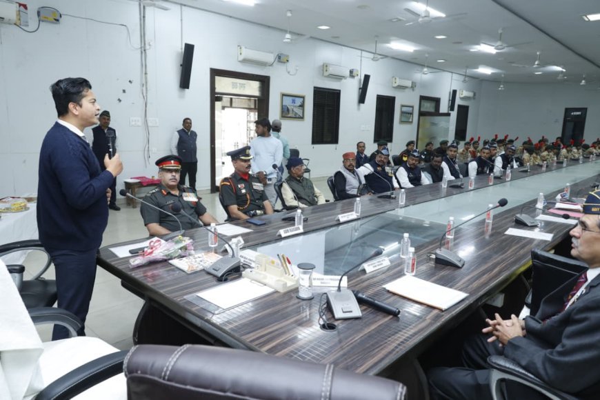 रायगढ़ में वीर शहीदों और सैनिकों के सम्मान में सशस्त्र सेना झंडा दिवस मनाया गया