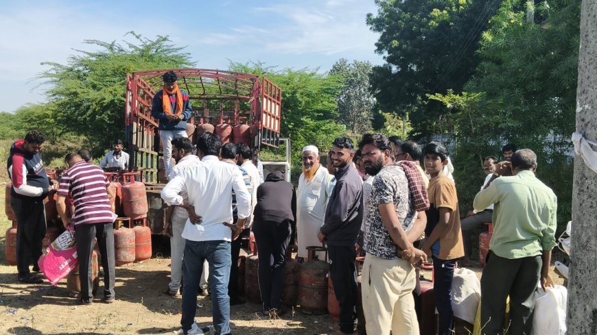 फिर लौटे लाइन में लगने वाले दिन, सौसर में HP गैस सिलेंडर संकट से जनता बेहाल