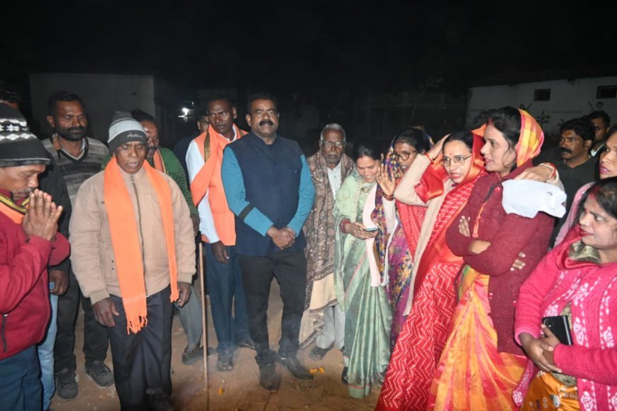 विधायक नीलकंठ टेकाम के करकमलों से लंजोड़ा में महतारी सदन निर्माण का भूमिपूजन