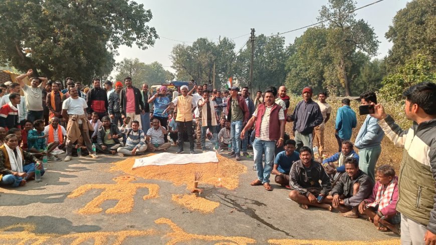 धान खरीदी में कथित धांधली के विरोध में सुकमा में कांग्रेस का चक्का जाम, किसानों के समर्थन में NH-30 पर प्रदर्शन