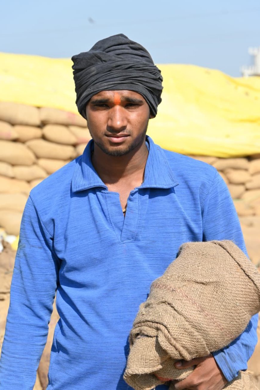 सफलता की कहानी: ऑनलाइन टोकन से ट्रैक्टर तक – पोटियाडीह के किसान तोरण पटेल की खुशहाल खेती