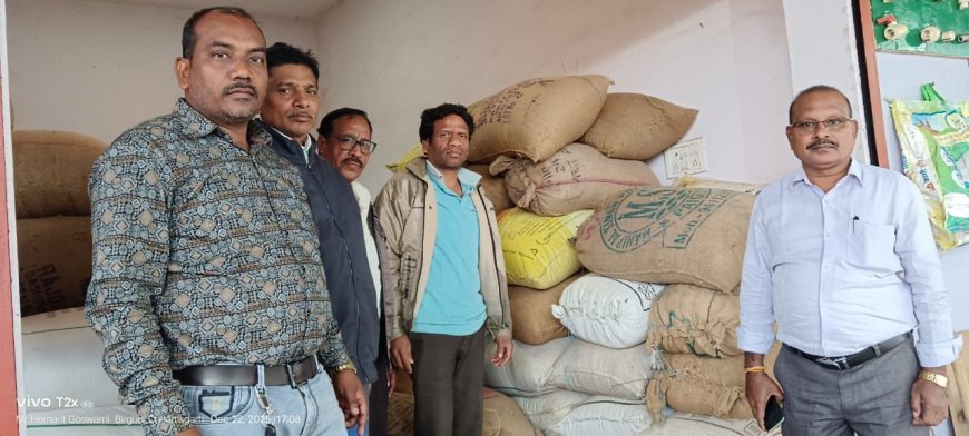 अवैध धान पर जिला प्रशासन की सख्त कार्रवाई, 102.80 क्विंटल धान जब्त