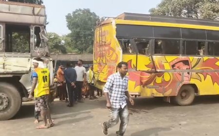 बालोद में यात्रियों से भरी बस को ट्रक ने मारी टक्कर, 4 की हालत गंभीर