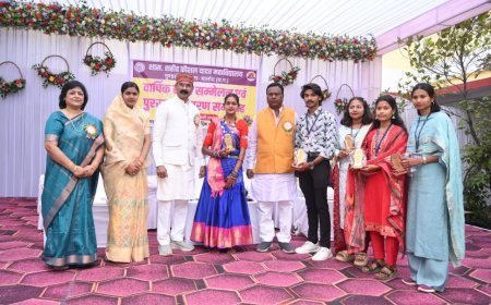 शहीद कौशल यादव महाविद्यालय में वार्षिक स्नेह सम्मेलन का भव्य आयोजन, मेधावी छात्र-छात्राएं हुए सम्मानित