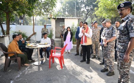पुनर्वासित युवाओं के साथ उपमुख्यमंत्री विजय शर्मा का आत्मीय संवाद, साथ बैठकर किया नाश्ता