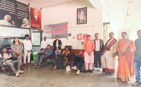 राष्ट्रीय युवा दिवस पर पीजी कॉलेज बेमेतरा में रक्तदान शिविर का आयोजन, युवाओं ने किया 21 यूनिट रक्तदान