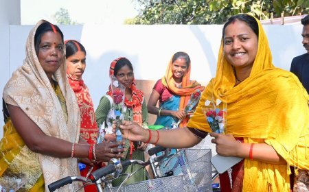 मंत्री श्रीमती लक्ष्मी राजवाड़े ने 30 महिलाओं को किया साइकिल वितरण, महिला सशक्तिकरण को मिला नया संबल