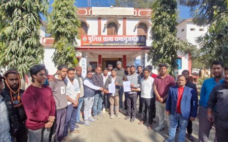 सोशल मीडिया इन्फ्लूएंसर आकांक्षा टोप्पो के खिलाफ भाजपा कार्यकर्ताओं का प्रदर्शन, थाने में शिकायत दर्ज