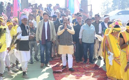 उप मुख्यमंत्री अरुण साव ने लोरमी के परसवारा में महारानी दुर्गावती की प्रतिमा का किया अनावरण, विकास कार्यों की दी सौगात