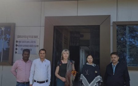 गौरेला में आयुर्वेद का वैश्विक संदेश — नीदरलैंड की मेहमान को दी गई वैज्ञानिक जानकारी