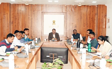 कलेक्टर  वर्मा ने स्वामित्व योजना में तेजी लाने के दिए निर्देश, राजस्व प्रकरणों की गहन समीक्षा