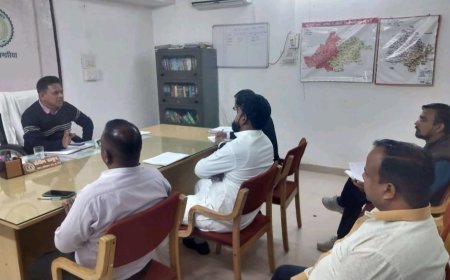 एसआईआर के तहत पंडरिया और कवर्धा विधानसभा क्षेत्रों में राजनीतिक दलों की बैठक, दावा-आपत्तियों की समीक्षा