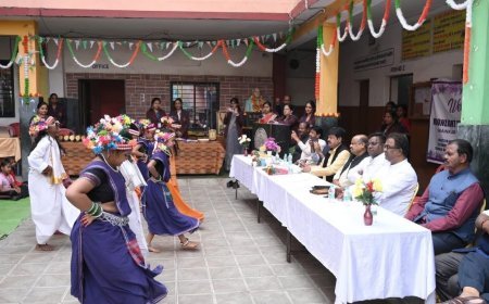 मूनलाइट स्कूल रायपुर में सम्मान और संस्कृति का उत्सव, विधायक पुरंदर मिश्रा ने बढ़ाया विद्यार्थियों का हौसला