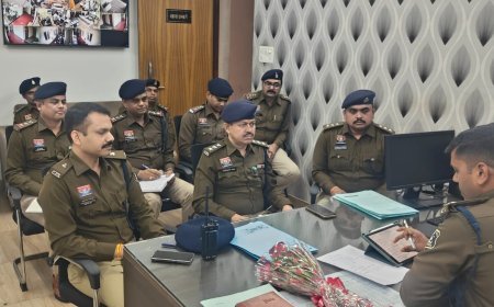 टीवी बनाम अखबार: रायपुर प्रेस क्लब में उमेश चतुर्वेदी और जयप्रकाश मिश्रा के अनुभव स्लग