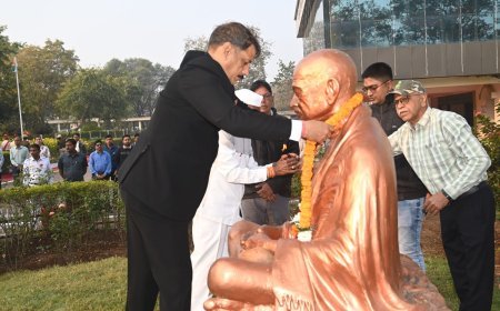 कलेक्टर निवास में कलेक्टर गोपाल वर्मा ने फहराया तिरंगा, दी गणतंत्र दिवस की शुभकामनाएं