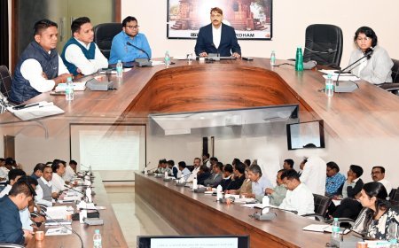 सभी विभाग गंभीरता और जिम्मेदारी से करें कार्य – कलेक्टर गोपाल वर्मा, समय-सीमा बैठक में दिए सख्त निर्देश