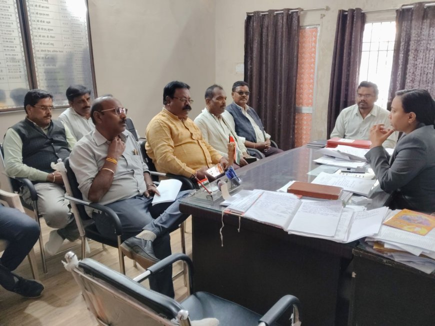 विशेष गहन पुनरीक्षण 2026: धमतरी में दावा-आपत्ति प्रक्रिया को लेकर राजनैतिक दलों के साथ हुई समीक्षा बैठक