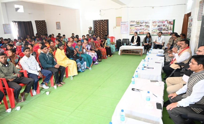 पुनर्वासित युवाओं से उपमुख्यमंत्री विजय शर्मा का आत्मीय संवाद, साथ बैठकर किया नाश्ता