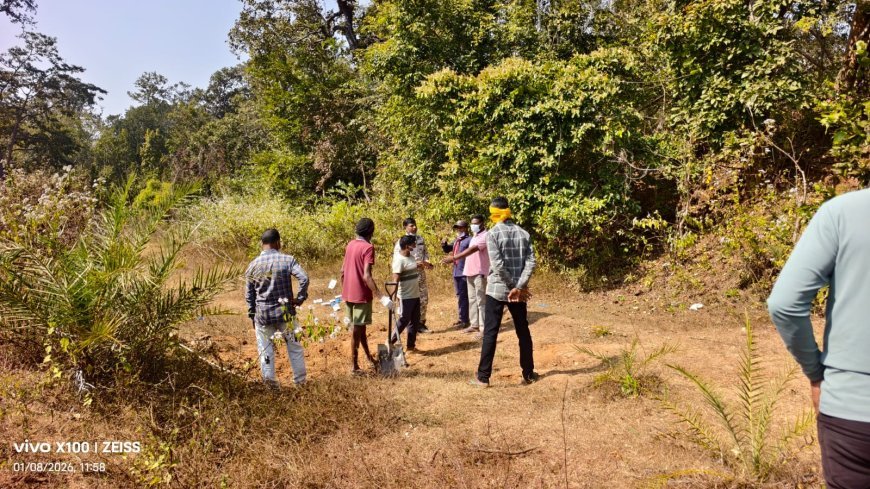 नारायणपुर: संदिग्ध कब्र से निकला काले कुत्ते का शव, 15 दिन की दहशत के बाद ग्रामीणों ने ली राहत की सांस