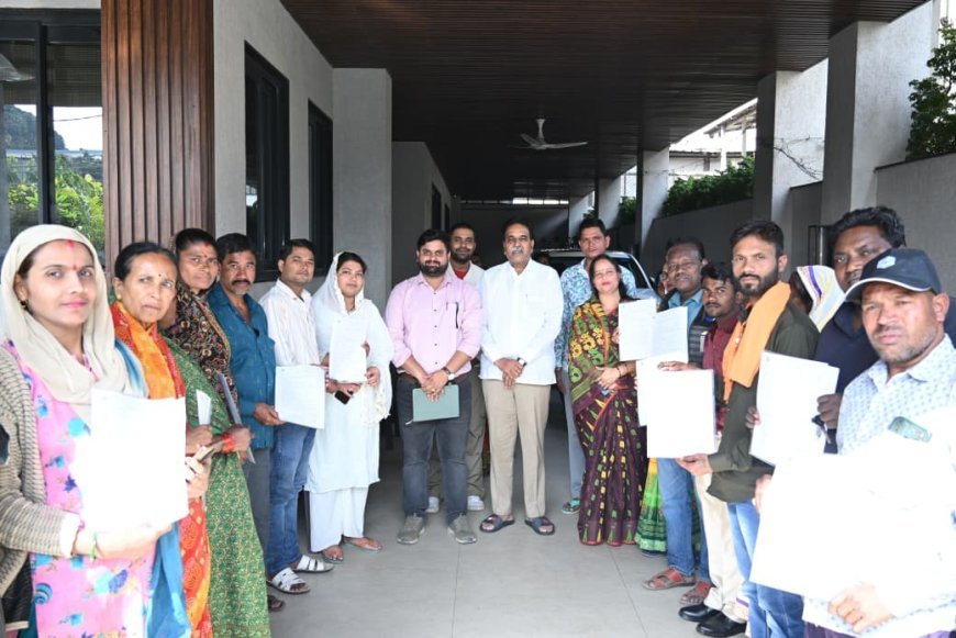 तात्यापारा के 18 परिवारों का पक्का मकान सपना हुआ साकार, विधायक राजेश मूणत ने वितरित किए ‘मोर जमीन मोर मकान’ के अनुज्ञा पत्र