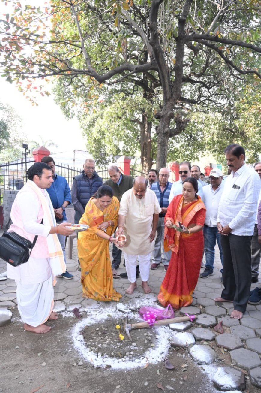 स्वच्छता और जनसुविधा की ओर बढ़ता रायपुर: जवाहर उद्यान में सार्वजनिक शौचालय निर्माण का हुआ भूमिपूजन