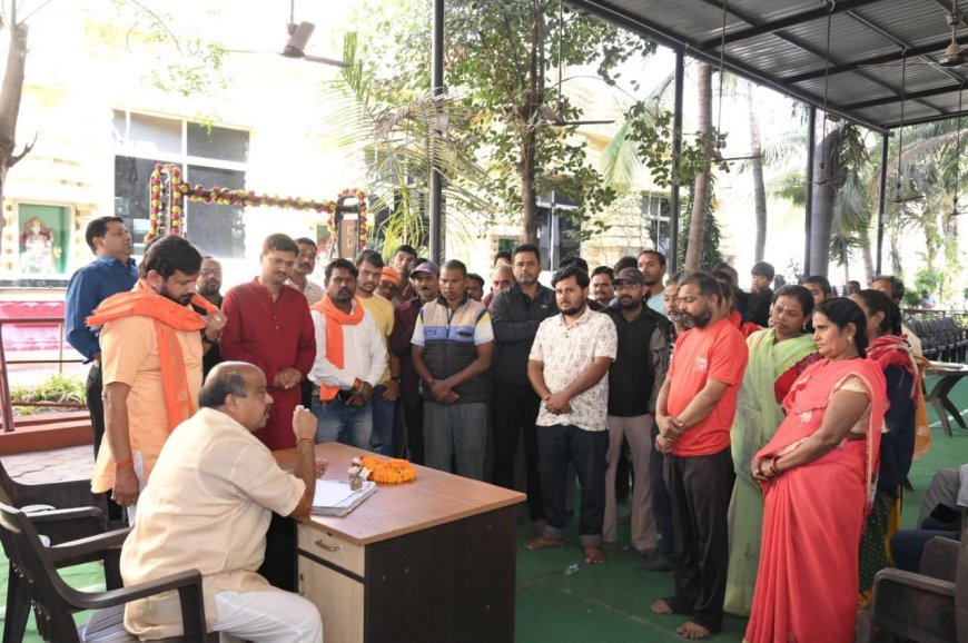 उत्तर विधायक पुरंदर मिश्रा का जनदर्शन: सब्जी विक्रेताओं व गुमटी संचालकों की समस्याएँ सुनीं, शीघ्र समाधान का आश्वासन