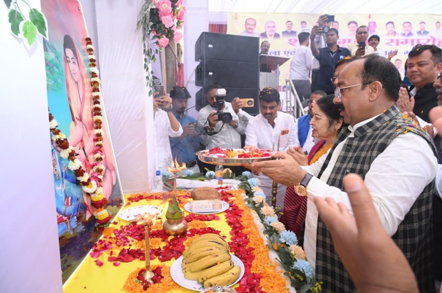 उप मुख्यमंत्री अरुण साव महासमुंद साहू संघ शपथ ग्रहण समारोह में शामिल, समाज भवन शेड निर्माण हेतु 25 लाख की घोषणा