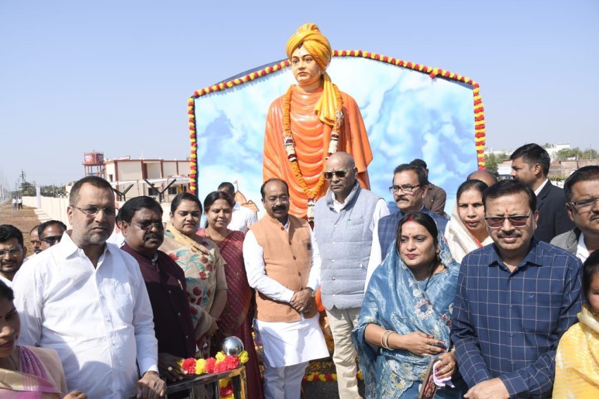 धमतरी न्यूज़ : उप मुख्यमंत्री अरुण साव ने किया स्वामी विवेकानंद मंगल भवन का लोकार्पण, 17.50 करोड़ के विकास कार्यों की सौगात