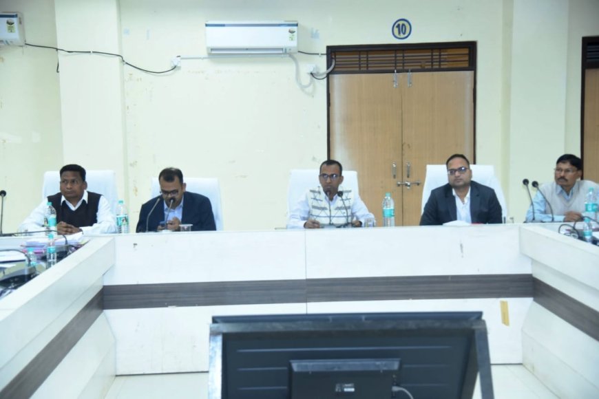 कलेक्टर अजीत वसंत ने ली साप्ताहिक समय-सीमा बैठक, योजनाओं की प्रगति और गणतंत्र दिवस तैयारियों की हुई समीक्षा