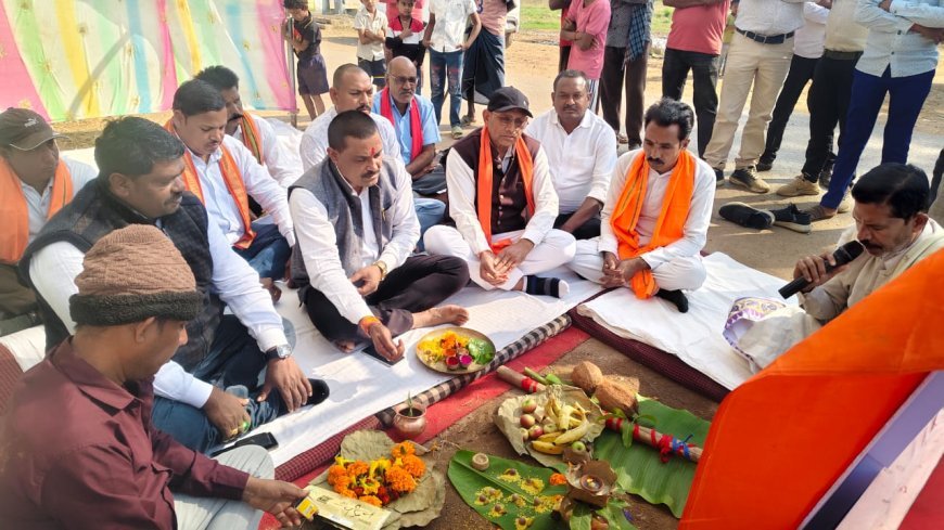 मुख्यमंत्री गौरव पथ योजना: नेवारी और मोहगांव में 83.30 लाख की सीसी सड़कों का भूमिपूजन, ग्रामीण विकास को मिली नई गति