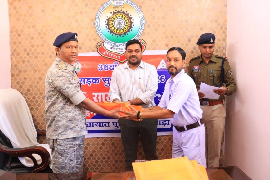 राष्ट्रीय सड़क सुरक्षा माह के तहत दंतेवाड़ा में सारथी सम्मान, 18 अनुशासित वाहन चालकों को किया गया सम्मानित