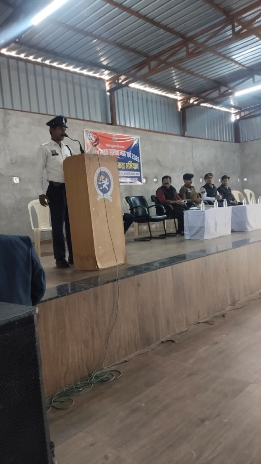 सड़क सुरक्षा माह 2026: कबीरधाम में स्कूली छात्रों को यातायात नियमों की दी गई जानकारी, सुरक्षित सड़क का लिया संकल्प