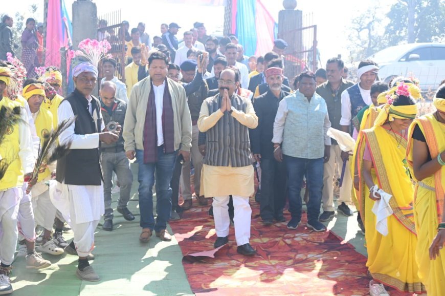 उप मुख्यमंत्री अरुण साव ने लोरमी के परसवारा में महारानी दुर्गावती की प्रतिमा का किया अनावरण, विकास कार्यों की दी सौगात