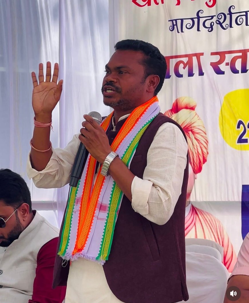 कोंटा खाद्य अधिकारी के कथित दुर्व्यवहार पर कांग्रेस जिला अध्यक्ष हरीश कवासी ने कलेक्टर को सौंपा ज्ञापन