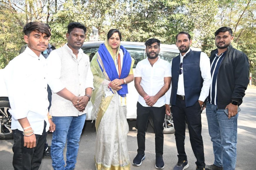 धरसीवा जनपद क्षेत्र क्रमांक 9 में जनप्रतिनिधियों का पंचायत दौरा, नशामुक्ति अभियान में सक्रिय महिलाओं का सम्मान