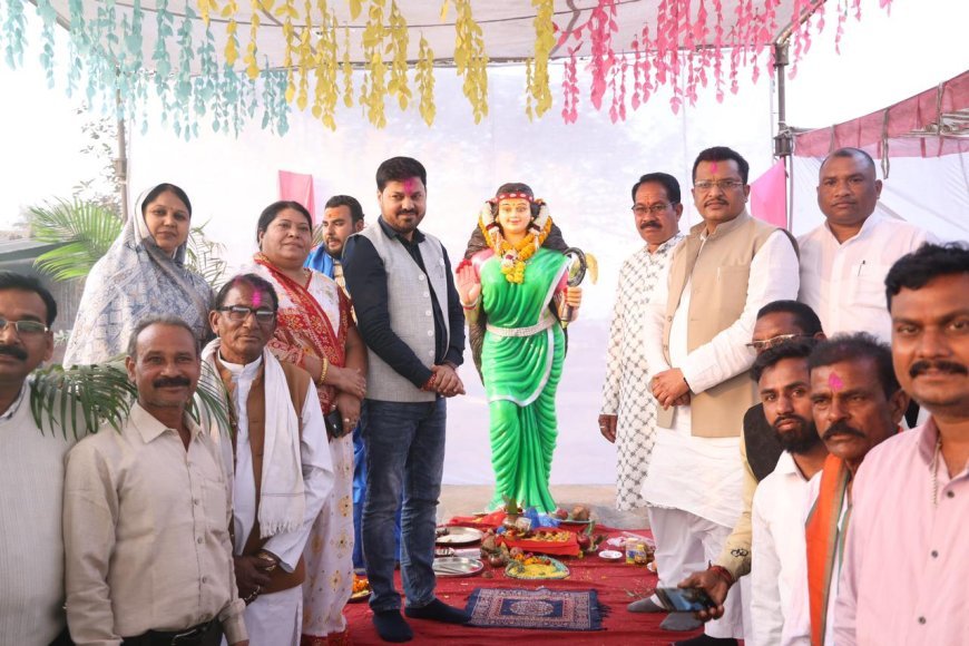 ग्राम मोहदी में विधायक अनुज शर्मा ने किया 'छत्तीसगढ़ महतारी' प्रतिमा का भव्य अनावरण, संस्कृति और गौरव का उत्सव