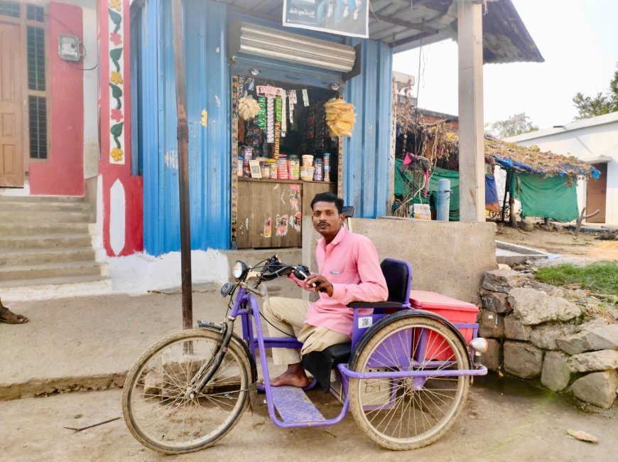 आत्मनिर्भरता की नई उड़ान: मोटराइज्ड ट्राइसाइकिल ने बदली दिव्यांग हरिचंद पटेल की जिंदगी