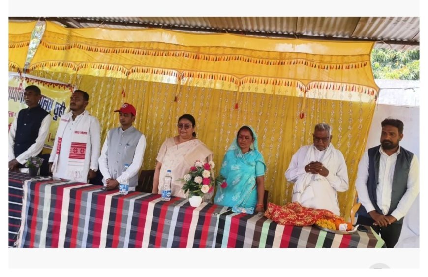 77वें गणतंत्र दिवस पर ग्राम छुही में शालेय बच्चों ने दी रंगारंग सांस्कृतिक प्रस्तुतियाँ