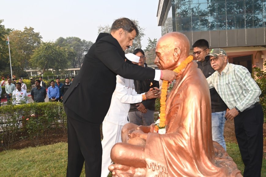 कलेक्टर निवास में कलेक्टर गोपाल वर्मा ने फहराया तिरंगा, दी गणतंत्र दिवस की शुभकामनाएं
