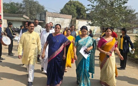 सरस्वती साइकिल योजना के तहत छात्राओं को मिली सौगात, महापौर संजू देवी राजपूत ने किया साइकिल वितरण