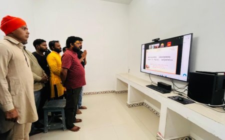 जिला जेल कबीरधाम में बंदियों को कराया जा रहा गीता अध्ययन, नैतिक एवं आध्यात्मिक विकास पर जोर