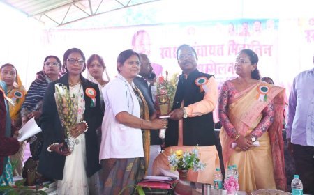 रामानुजगंज एवं बलरामपुर में स्वस्थ पंचायत मितानिन सम्मेलन, कृषि मंत्री रामविचार नेताम हुए शामिल