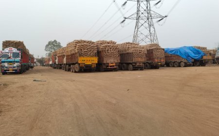 सेलूद धान संग्रह केंद्र में भूसी फड़ी की कमी से ठप हुआ काम, हमाल संघ ने जिला कलेक्टर कार्यालय दुर्ग को सौंपा ज्ञापन