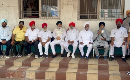 पूर्व विधायक कुलदीप जुनेजा के कार्यालय में एसजीपीसी अध्यक्ष हरजिंदर सिंह धामी का आत्मीय स्वागत