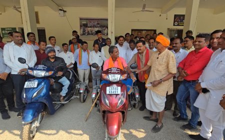 उपमुख्यमंत्री विजय शर्मा की तत्परता से दो दिव्यांगों को मिली स्कूटी, लाभार्थियों के चेहरे पर लौटी मुस्कान