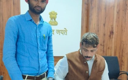 कवर्धा जनपद क्षेत्र क्रमांक-03 के स्कूलों व आंगनबाड़ी केंद्रों की समस्याओं को लेकर कलेक्टर को सौंपा गया ज्ञापन