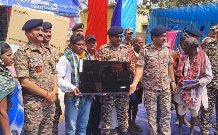 गरियाबंद के नक्सल प्रभावित गांव पायलीखण्ड में सीआरपीएफ 211 बटालियन का सिविक एक्शन कार्यक्रम, ग्रामीणों का हुआ स्वास्थ्य परीक्षण