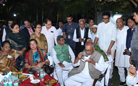 नेता प्रतिपक्ष डॉ. चरणदास महंत के निवास पहुँचे दिग्विजय सिंह, छत्तीसगढ़ कांग्रेस के दिग्गज नेताओं का जमावड़ा