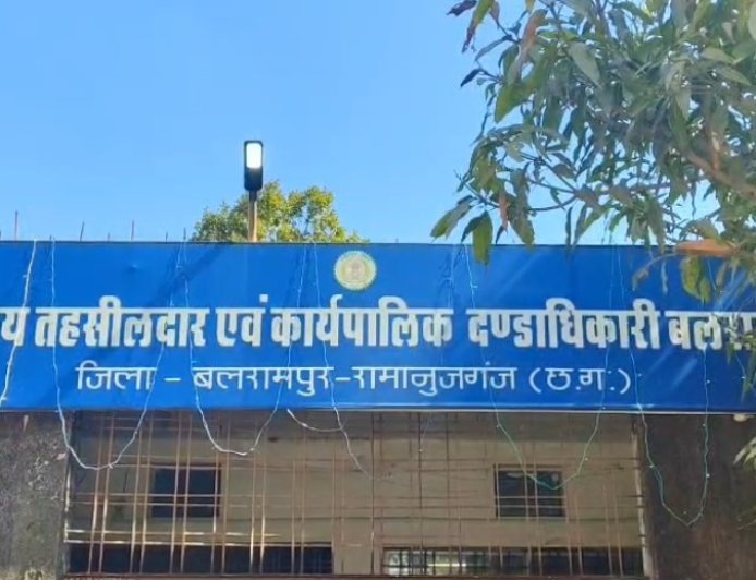 एनएच-343 से सटी पट्टा भूमि की बिक्री पर विवाद, आदिवासी समाज ने उठाए सवाल