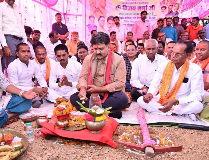 उप मुख्यमंत्री विजय शर्मा ने 12.63 करोड़ की लागत से बनने वाली तीन नई सड़कों का किया भूमिपूजन, गांवों का शहर से संपर्क होगा मजबूत